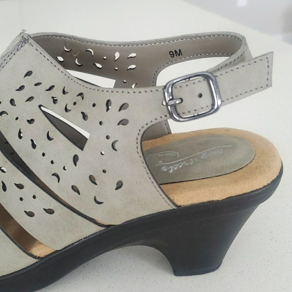 Shoes size 9 - Picture 3 of 5